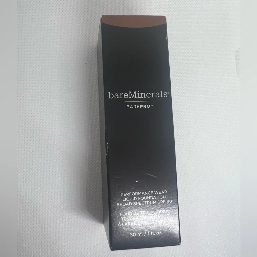 Bareminerals barepro performance wear liquid foundation COCOA 30 BRAND NEW